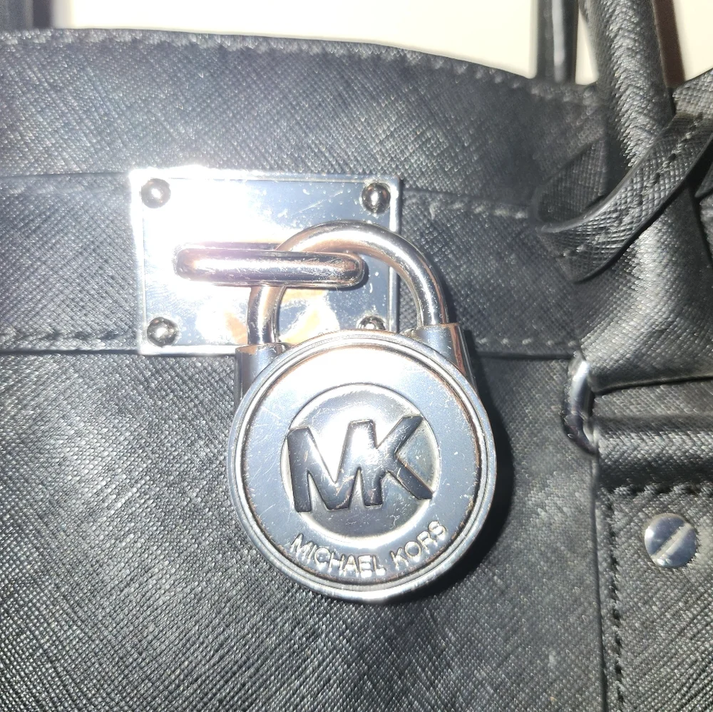 ⭐️ Michael Kors Hamilton Large Leather Satchel